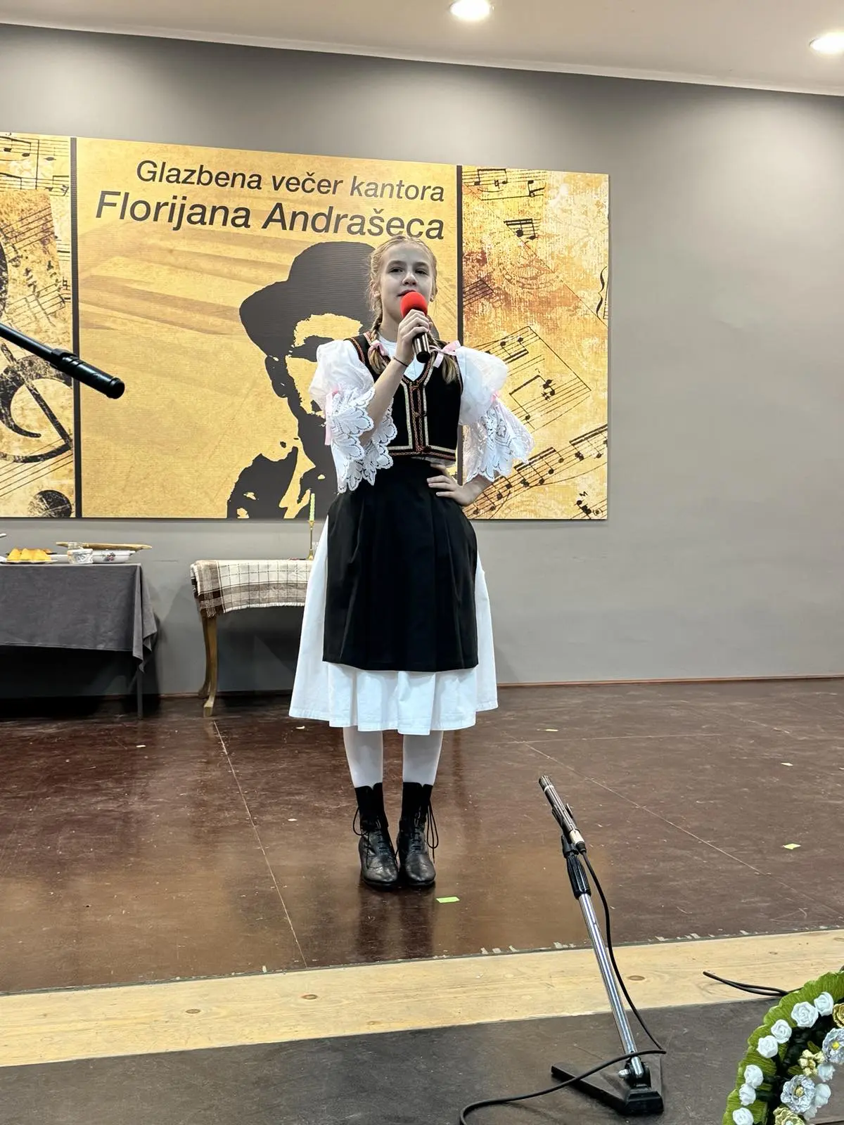 Opcina Dekanovec i Podturen zajedno s predsjednicom KUD-a Dekanovec, Lucijom Tomašek zapalili trecu adventsku svijecu (12) Opcina Dekanovec i Podturen zajedno s predsjednicom KUD-a Dekanovec, Lucijom Tomašek zapalili trecu adventsku svijecu (12)