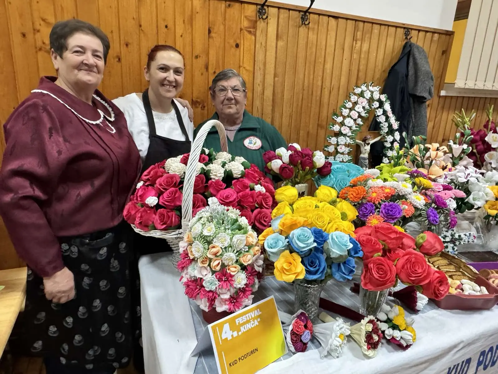 Opcina Dekanovec i Podturen zajedno s predsjednicom KUD-a Dekanovec, Lucijom Tomašek zapalili trecu adventsku svijecu (17) Opcina Dekanovec i Podturen zajedno s predsjednicom KUD-a Dekanovec, Lucijom Tomašek zapalili trecu adventsku svijecu (17)