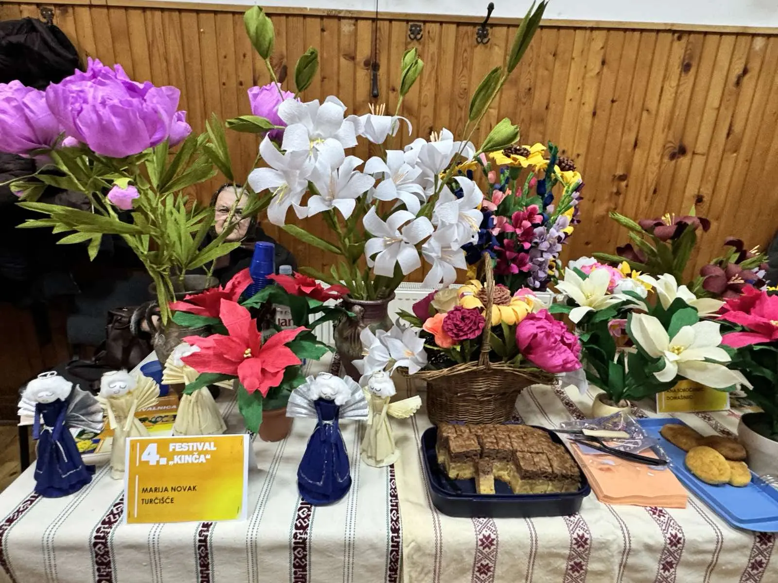 Opcina Dekanovec i Podturen zajedno s predsjednicom KUD-a Dekanovec, Lucijom Tomašek zapalili trecu adventsku svijecu (2) Opcina Dekanovec i Podturen zajedno s predsjednicom KUD-a Dekanovec, Lucijom Tomašek zapalili trecu adventsku svijecu (2)