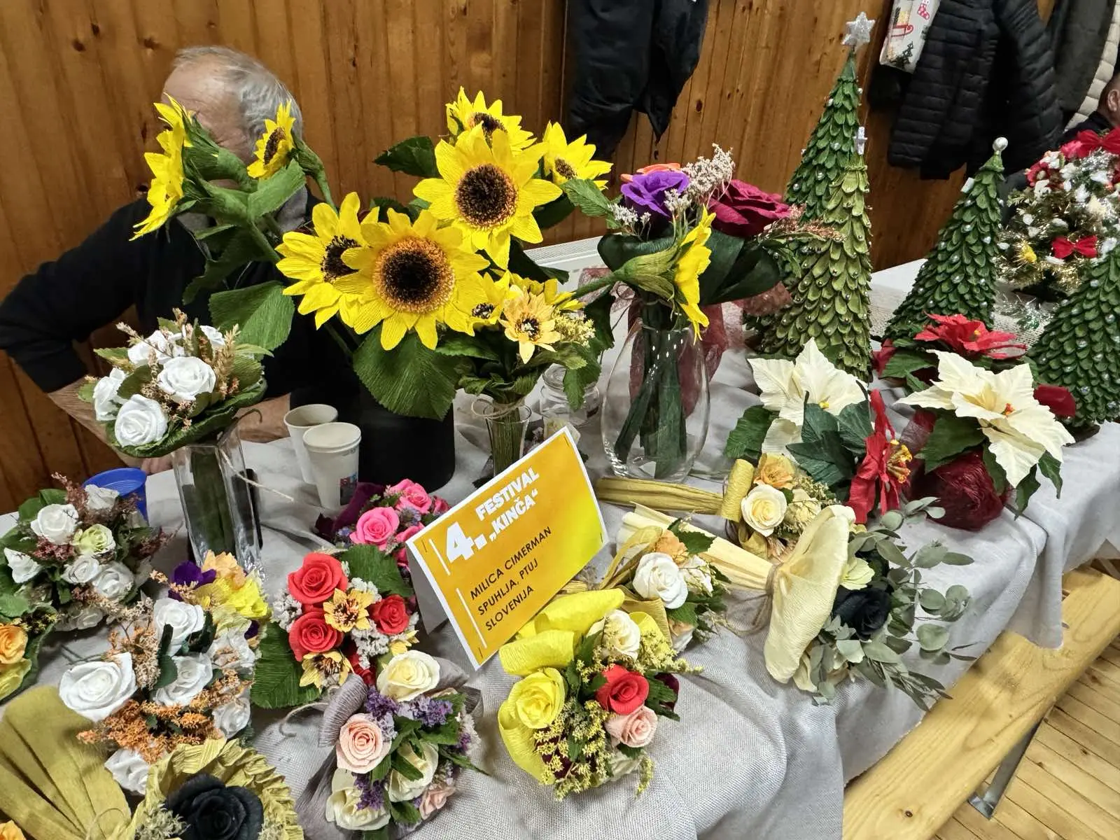 Opcina Dekanovec i Podturen zajedno s predsjednicom KUD-a Dekanovec, Lucijom Tomašek zapalili trecu adventsku svijecu (23) Opcina Dekanovec i Podturen zajedno s predsjednicom KUD-a Dekanovec, Lucijom Tomašek zapalili trecu adventsku svijecu (23)