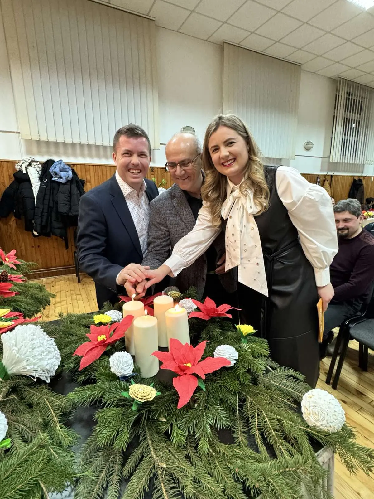 Opcina Dekanovec i Podturen zajedno s predsjednicom KUD-a Dekanovec, Lucijom Tomašek zapalili trecu adventsku svijecu (5) Opcina Dekanovec i Podturen zajedno s predsjednicom KUD-a Dekanovec, Lucijom Tomašek zapalili trecu adventsku svijecu (5)