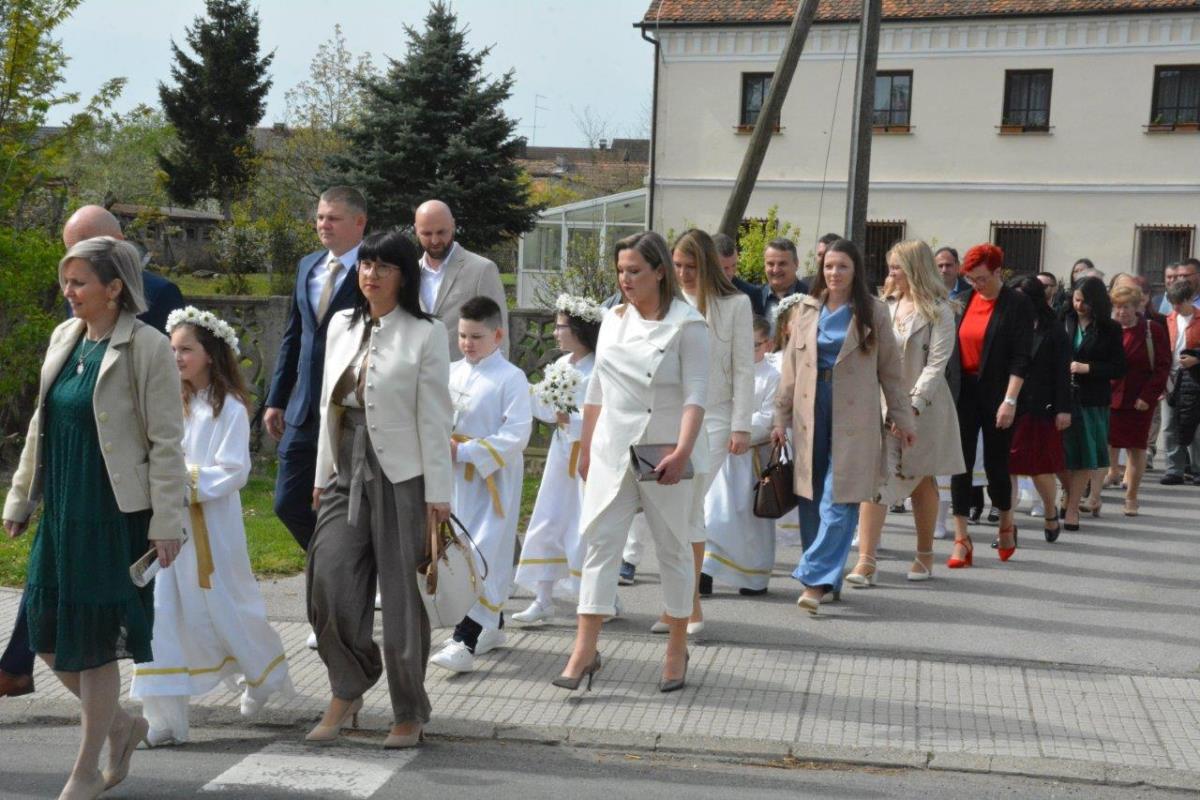 Općina Donja Dubrava prva pričest Župa sv. Margarete (14)