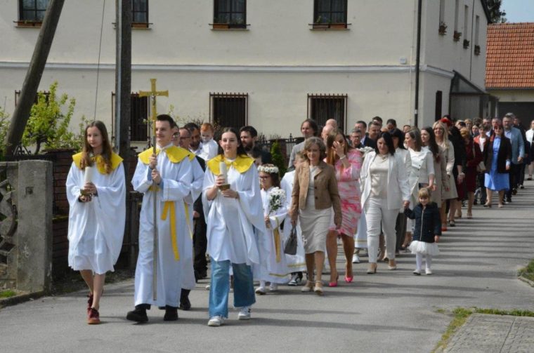 Općina Donja Dubrava prva pričest Župa sv. Margarete (9)