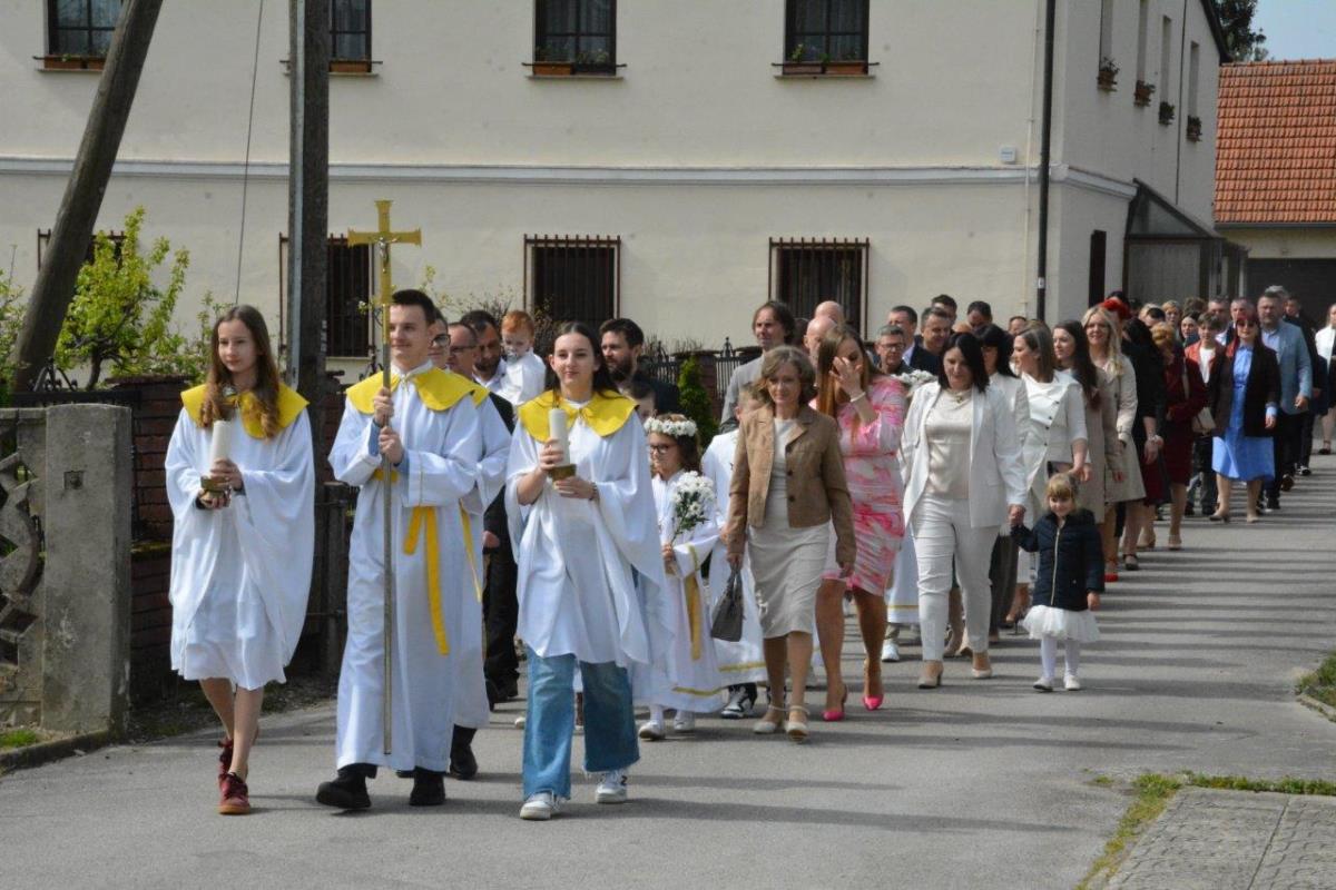 Općina Donja Dubrava prva pričest Župa sv. Margarete (9)