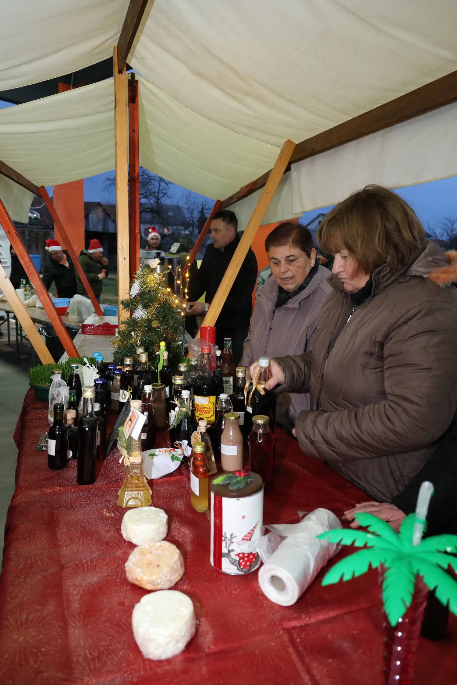 Općina Kotoriba advent, božićni sajam i trka 2024 (5) Općina Kotoriba advent, božićni sajam i trka 2024 (5)