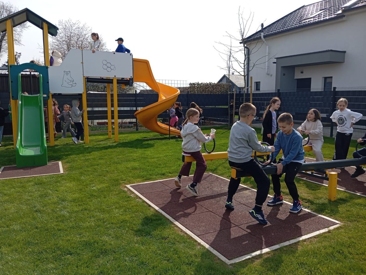 Općina Strahoninec – dječje igralište (13) Općina Strahoninec – dječje igralište (13)