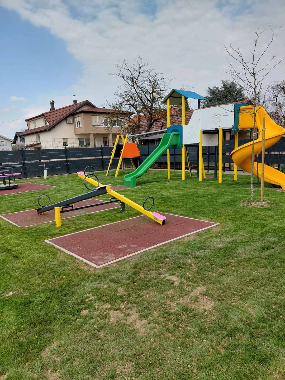 Općina Strahoninec – dječje igralište (5) Općina Strahoninec – dječje igralište (5)