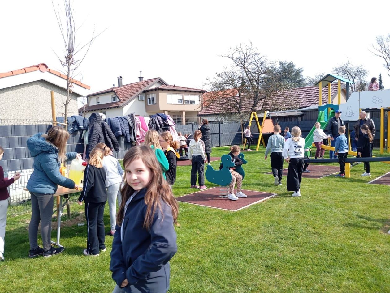 Općina Strahoninec – dječje igralište (8) Općina Strahoninec – dječje igralište (8)