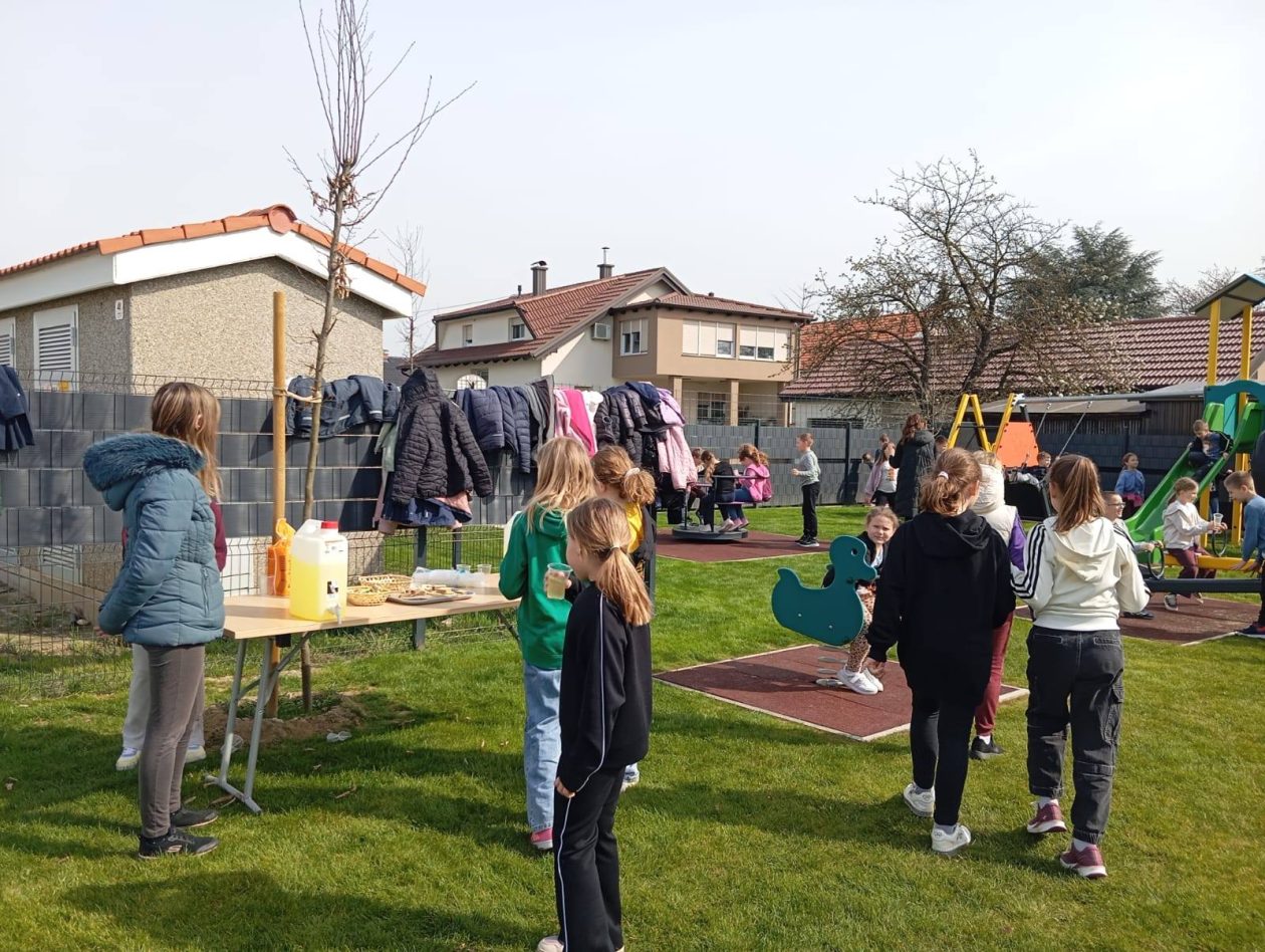 Općina Strahoninec – dječje igralište (9) Općina Strahoninec – dječje igralište (9)