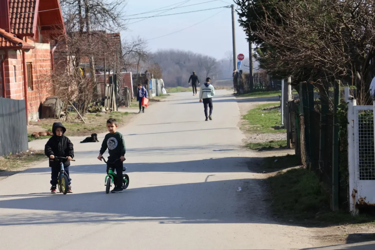 Orehovica, Kruno Vuk, Romsko naselje (16) Orehovica, Kruno Vuk, Romsko naselje (16)