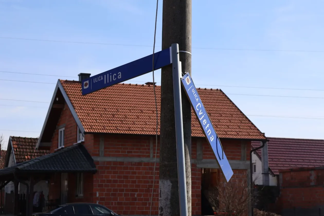 Orehovica, Kruno Vuk, Romsko naselje (17) Orehovica, Kruno Vuk, Romsko naselje (17)