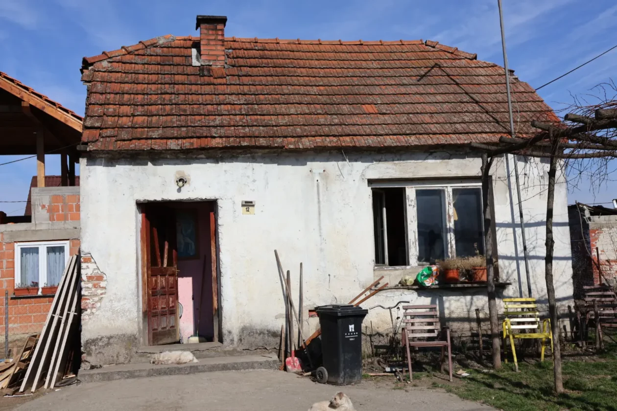 Orehovica, Kruno Vuk, Romsko naselje (19) Orehovica, Kruno Vuk, Romsko naselje (19)