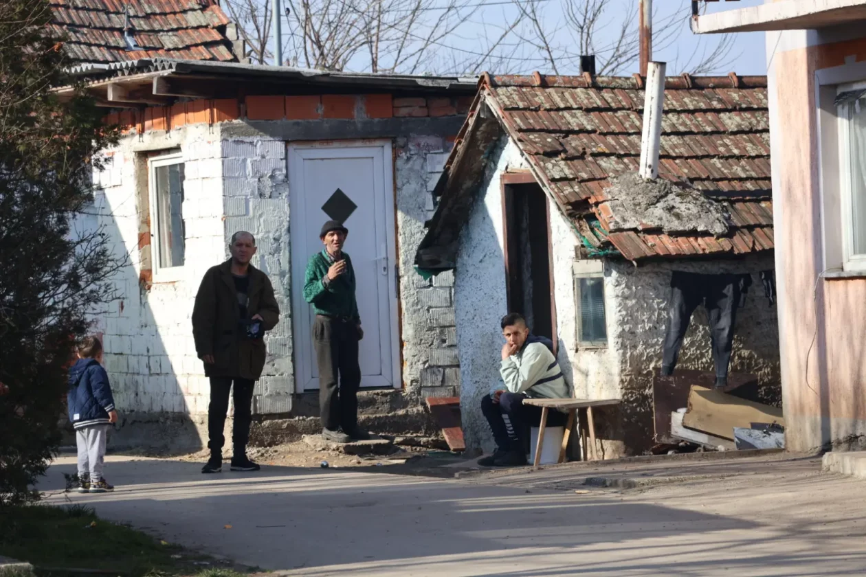 Orehovica, Kruno Vuk, Romsko naselje (22) Orehovica, Kruno Vuk, Romsko naselje (22)