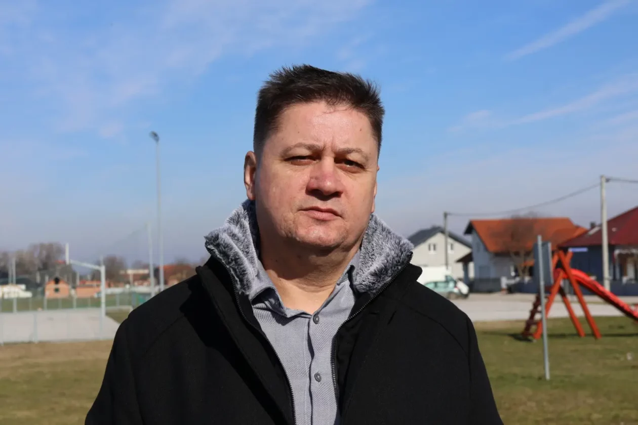 Orehovica, Kruno Vuk, Romsko naselje (27) Orehovica, Kruno Vuk, Romsko naselje (27)