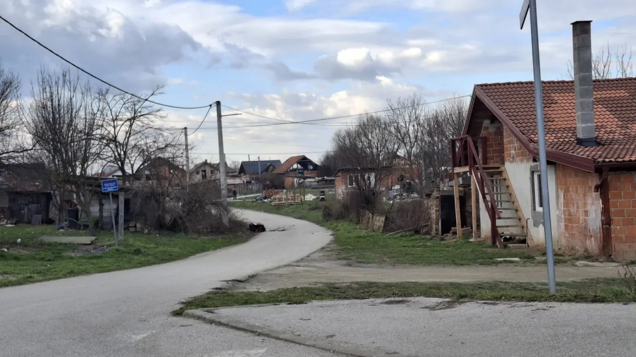 Orehovica, Kruno Vuk, Romsko naselje (6) Orehovica, Kruno Vuk, Romsko naselje (6)