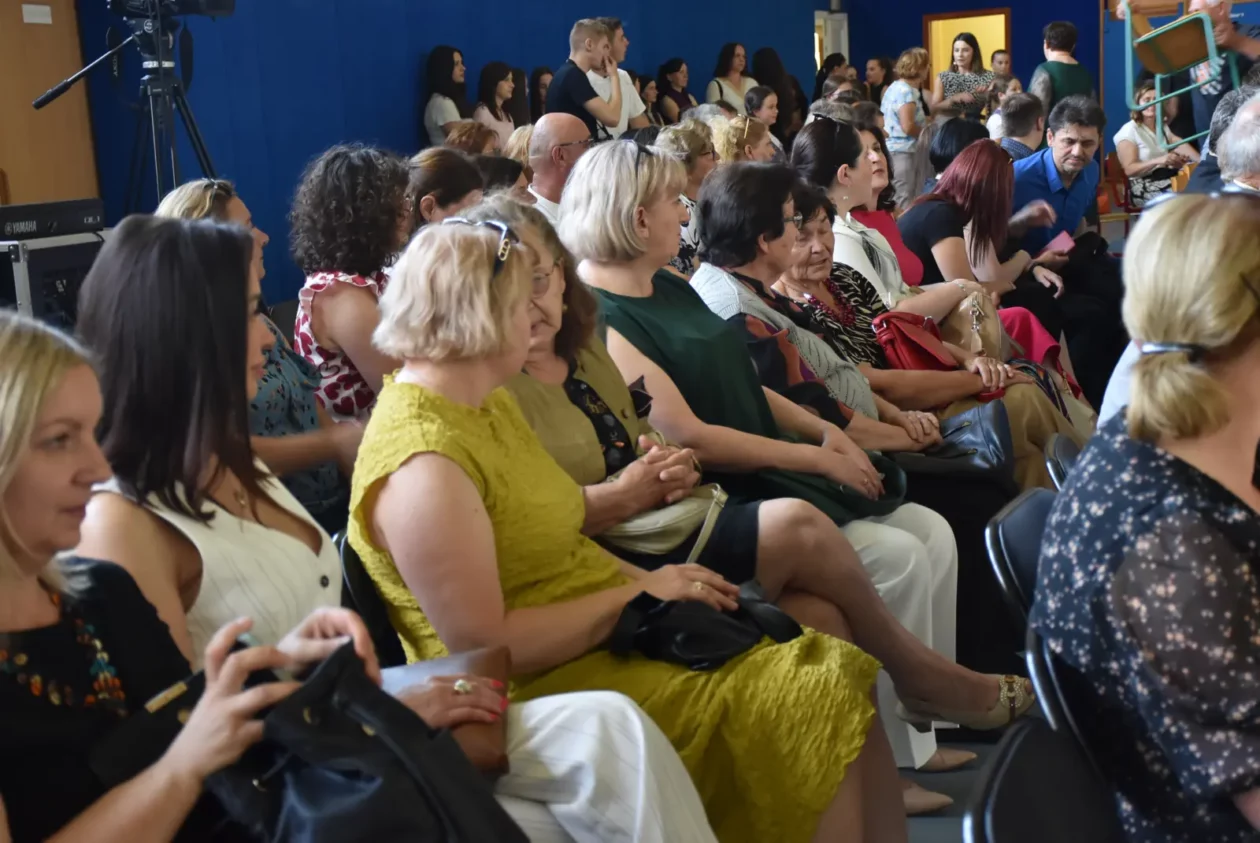 Osnovna škola Donji Kraljevec, 20. obljetnica (8) Osnovna škola Donji Kraljevec, 20. obljetnica (8)