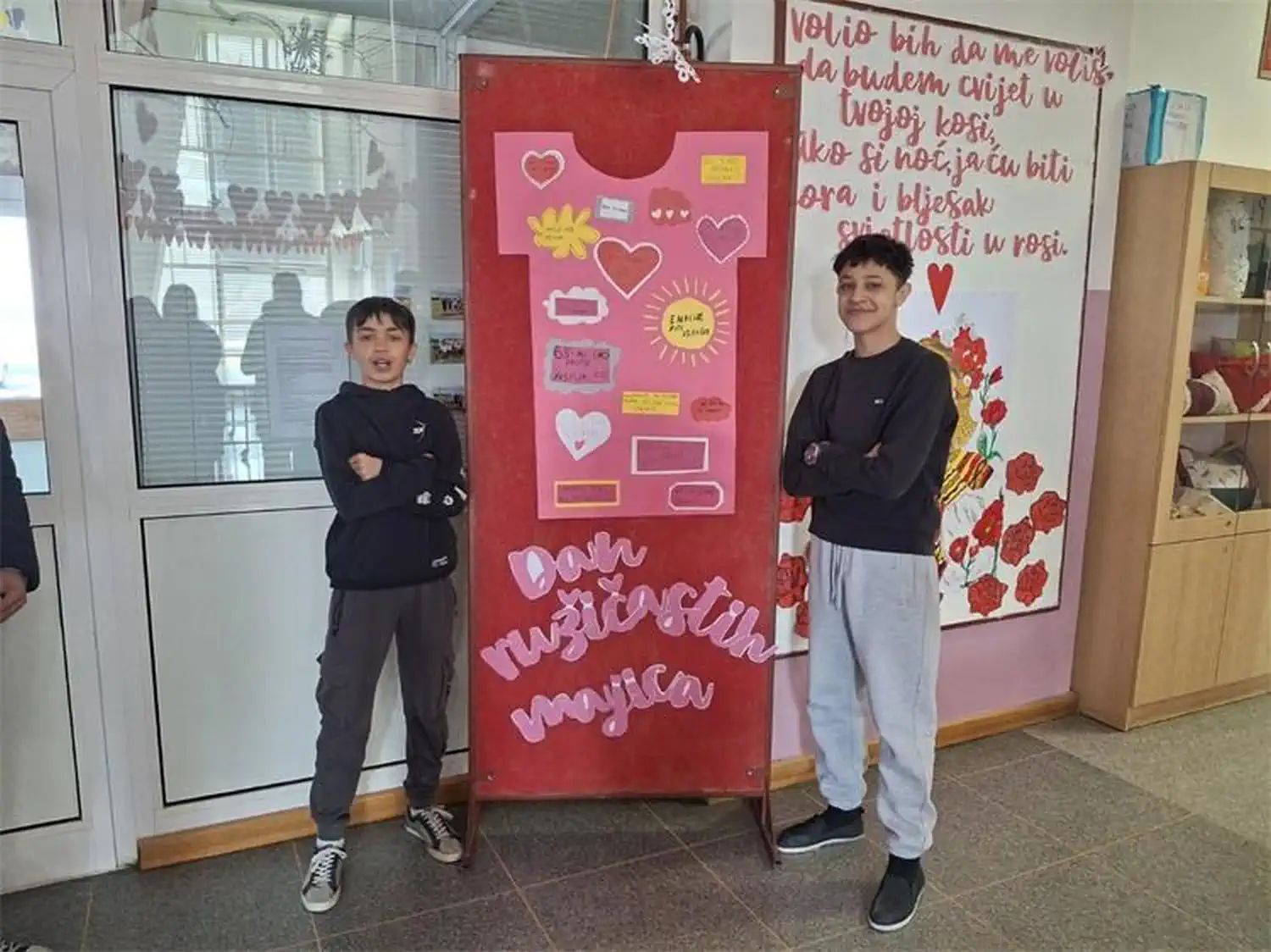 Osnovna škola Kuršanec obilježila Dan ružičastih majica 2025 (6) Osnovna škola Kuršanec obilježila Dan ružičastih majica 2025 (6)