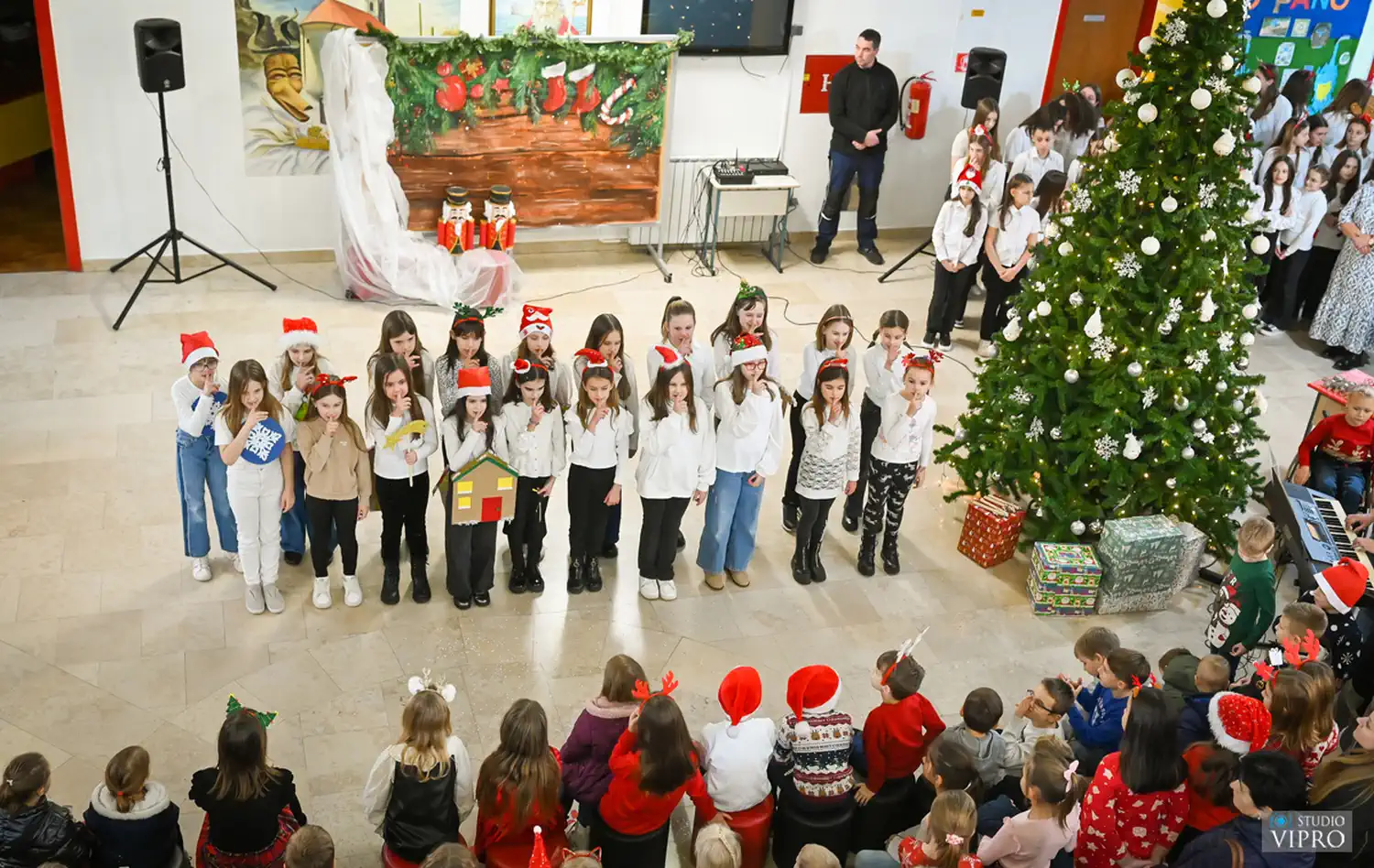 Osnovna škola Prelog donijela blagdanski ugođaj uz Božićni sajam (12)