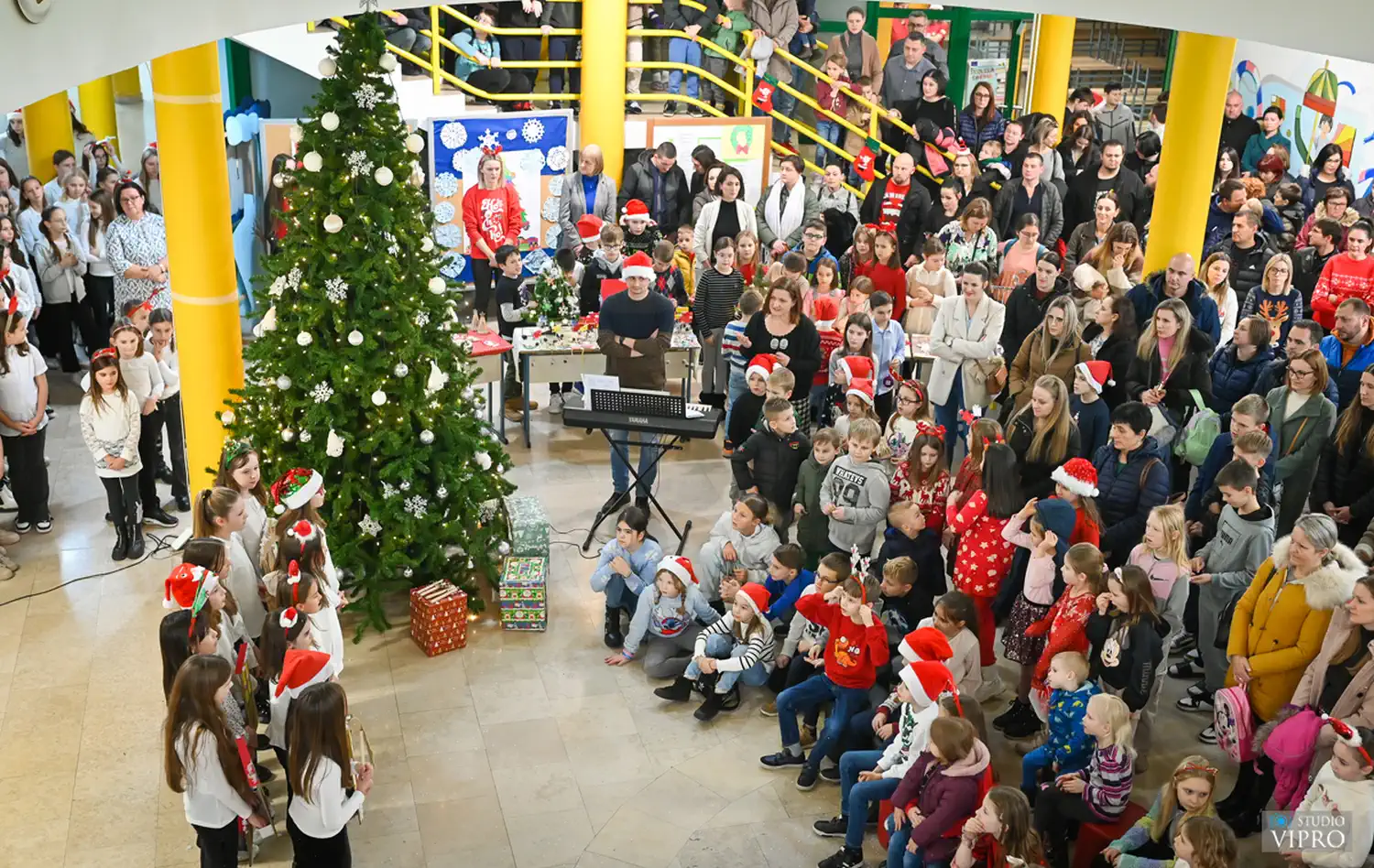 Osnovna škola Prelog donijela blagdanski ugođaj uz Božićni sajam (14)