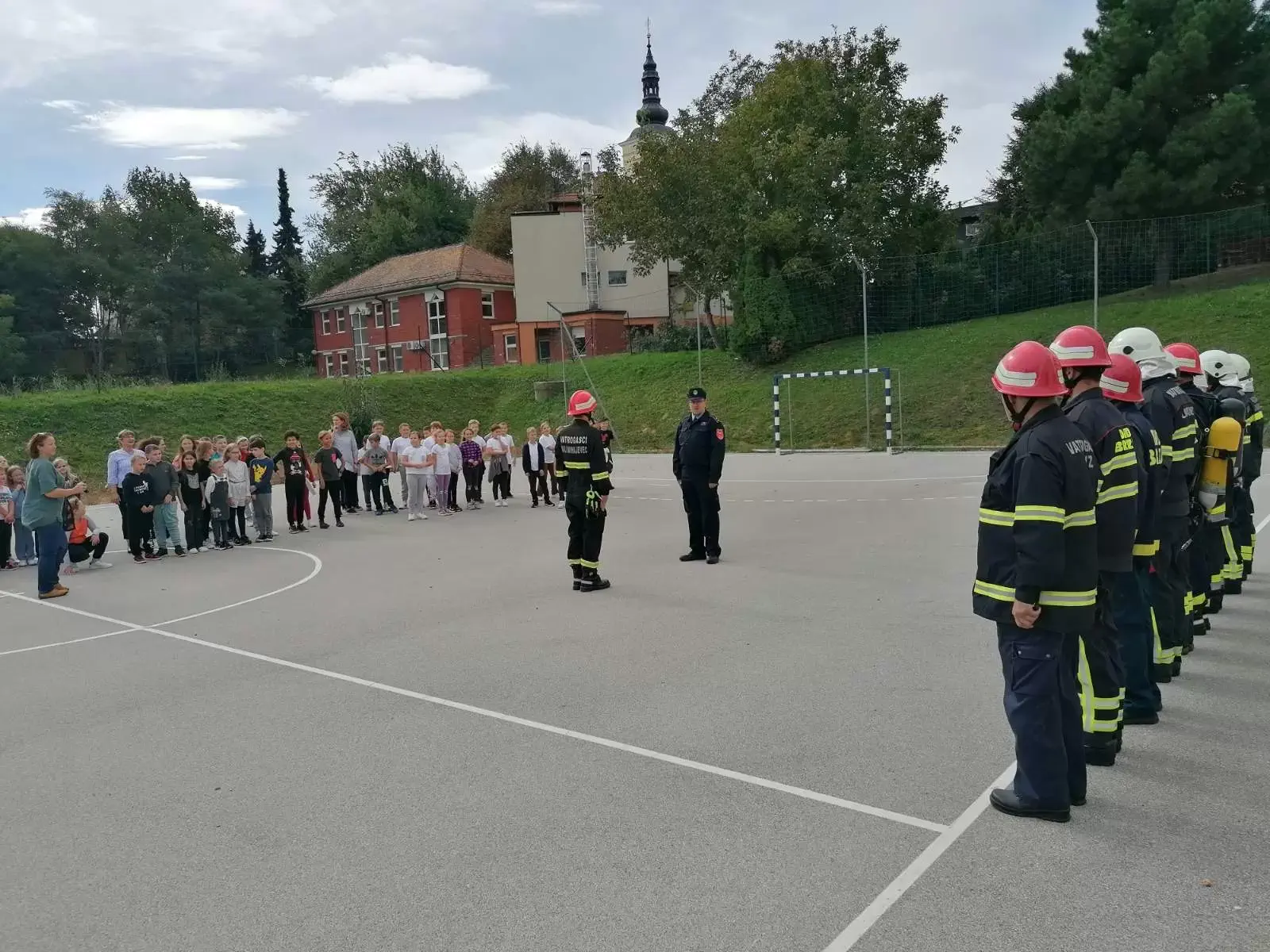Osnovna škola i vatrogasci Svetog Jurja na Bregu ujedinjeni u vježbi evakuacije (4)