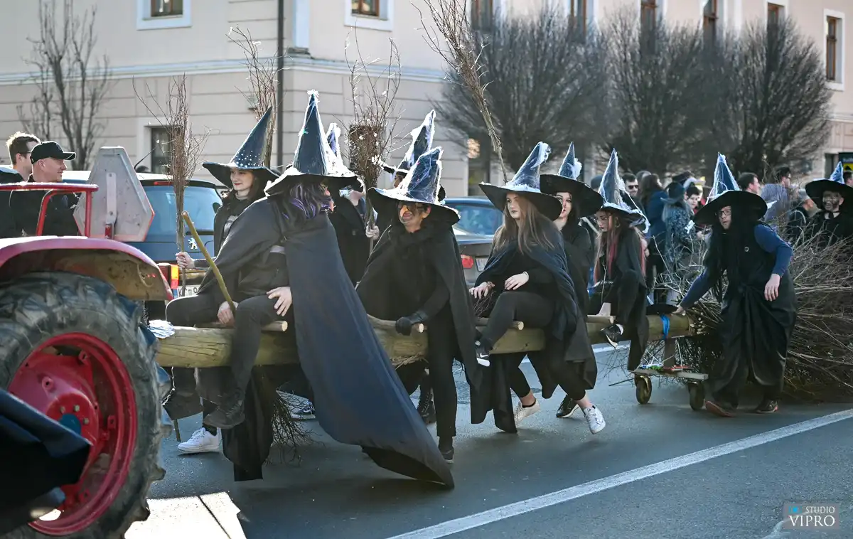 Otok, maškare, fašnik (1) Otok, maškare, fašnik (1)