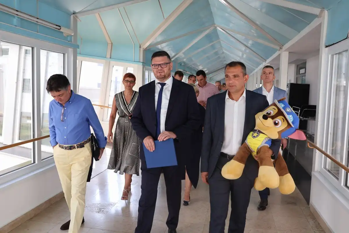 Otvoren potpuno obnovljeni Odjel pedijatrije u Županijskoj bolnici Čakovec (1) Otvoren potpuno obnovljeni Odjel pedijatrije u Županijskoj bolnici Čakovec (1)