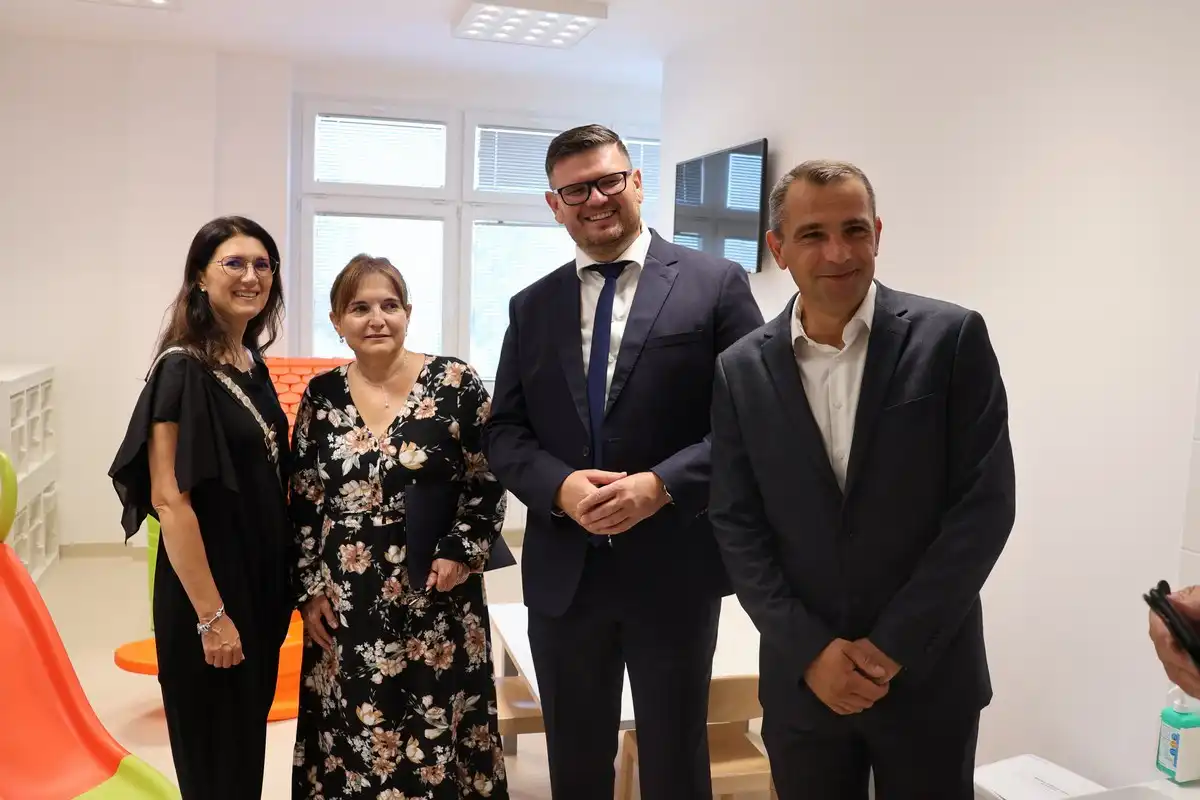 Otvoren potpuno obnovljeni Odjel pedijatrije u Županijskoj bolnici Čakovec (17) Otvoren potpuno obnovljeni Odjel pedijatrije u Županijskoj bolnici Čakovec (17)