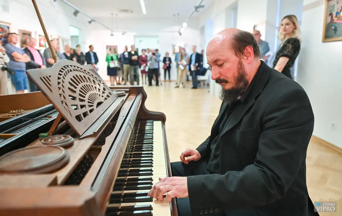 Otvorena izložba Slavka Stolnika iz kolekcije Vladimira Malogorskog (12) Otvorena izložba Slavka Stolnika iz kolekcije Vladimira Malogorskog (12)