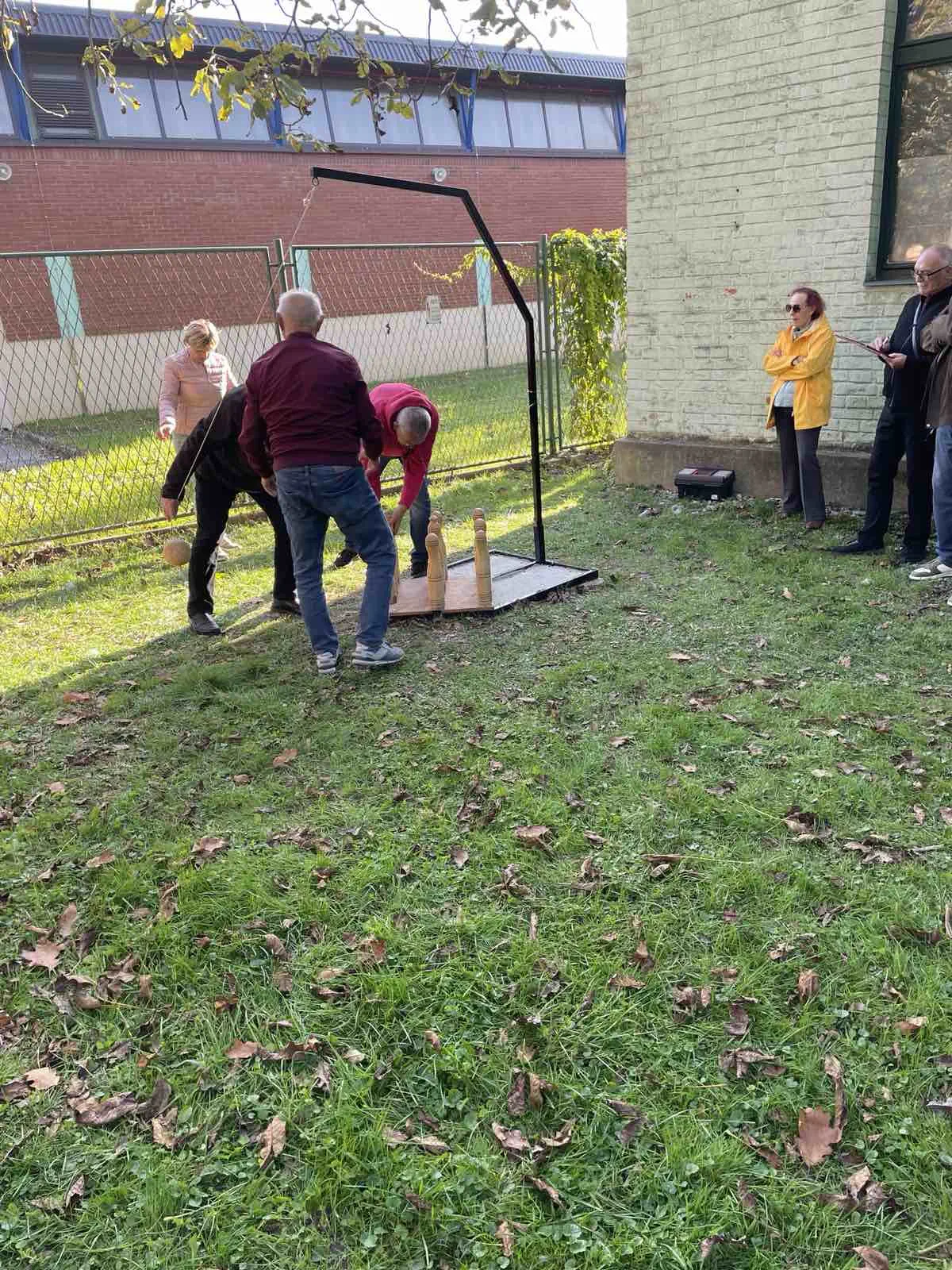 Otvorenje viseće kuglane u Perivoju Zrinskih Umirovljenici uživali u sportskom druženju (13) Otvorenje viseće kuglane u Perivoju Zrinskih Umirovljenici uživali u sportskom druženju (13)