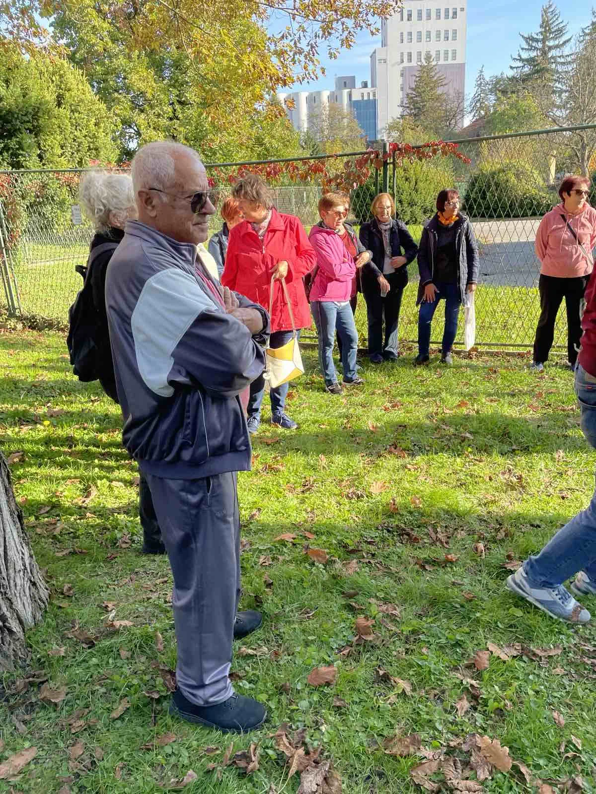 Otvorenje viseće kuglane u Perivoju Zrinskih Umirovljenici uživali u sportskom druženju (14) Otvorenje viseće kuglane u Perivoju Zrinskih Umirovljenici uživali u sportskom druženju (14)