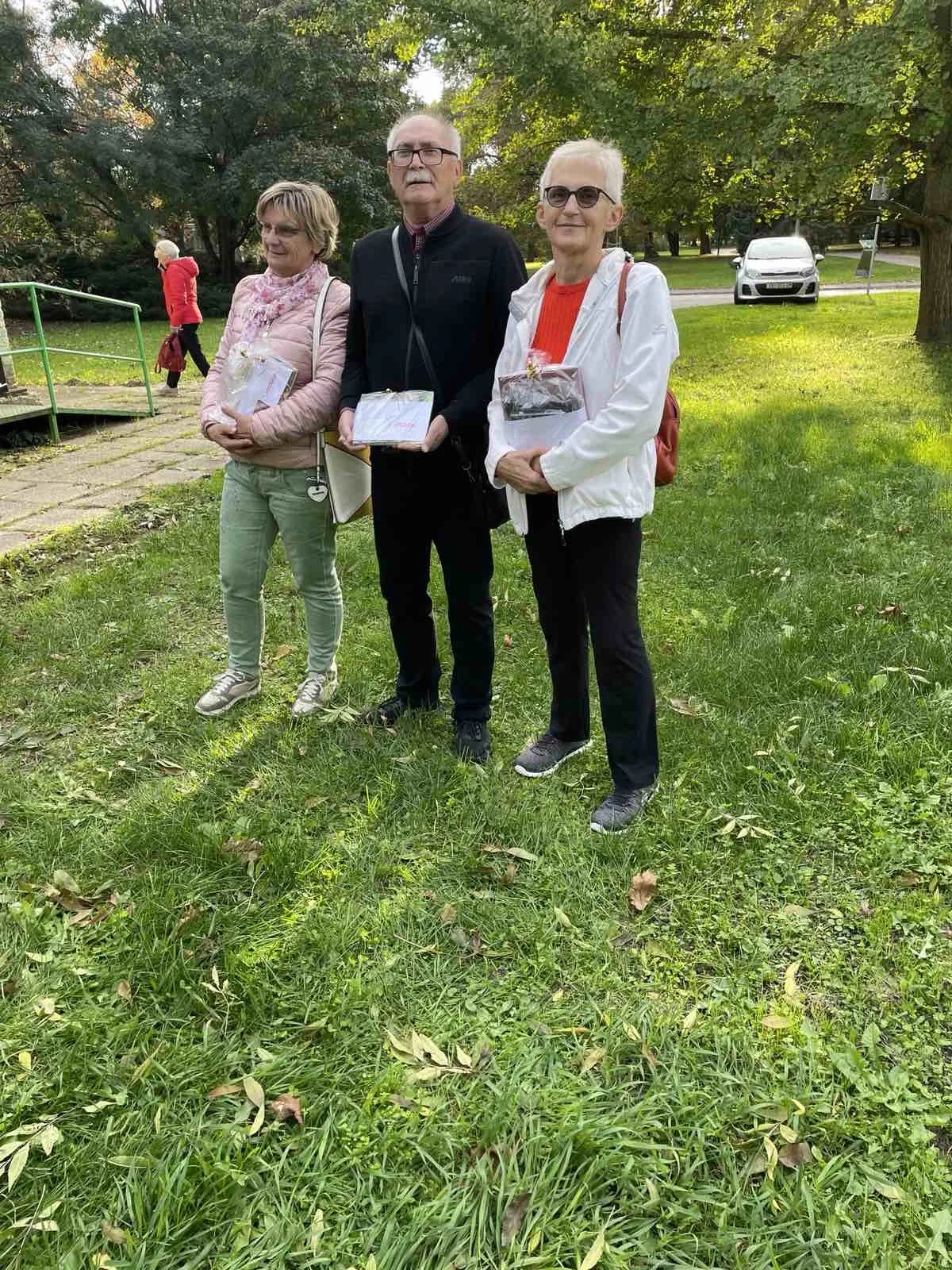 Otvorenje viseće kuglane u Perivoju Zrinskih Umirovljenici uživali u sportskom druženju (17) Otvorenje viseće kuglane u Perivoju Zrinskih Umirovljenici uživali u sportskom druženju (17)