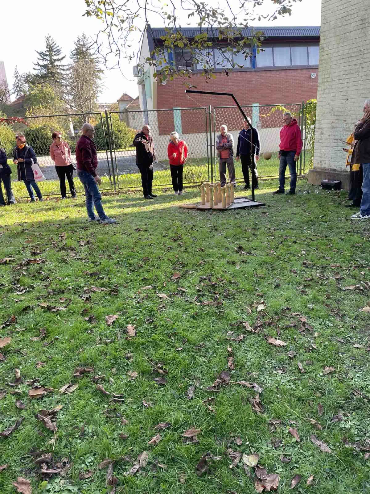 Otvorenje viseće kuglane u Perivoju Zrinskih Umirovljenici uživali u sportskom druženju (5) Otvorenje viseće kuglane u Perivoju Zrinskih Umirovljenici uživali u sportskom druženju (5)