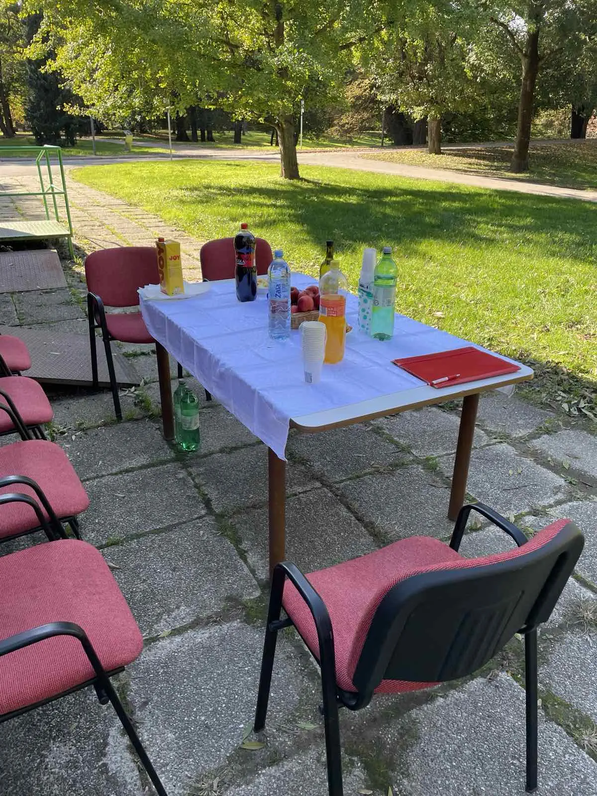 Otvorenje viseće kuglane u Perivoju Zrinskih Umirovljenici uživali u sportskom druženju (7) Otvorenje viseće kuglane u Perivoju Zrinskih Umirovljenici uživali u sportskom druženju (7)