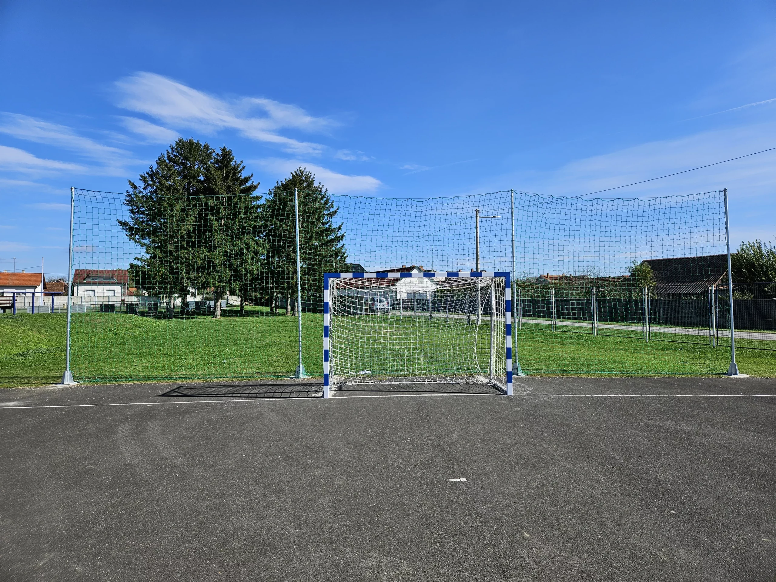 PALOVEC Uređeno je veliko asfaltno igralište (4) PALOVEC Uređeno je veliko asfaltno igralište (4)