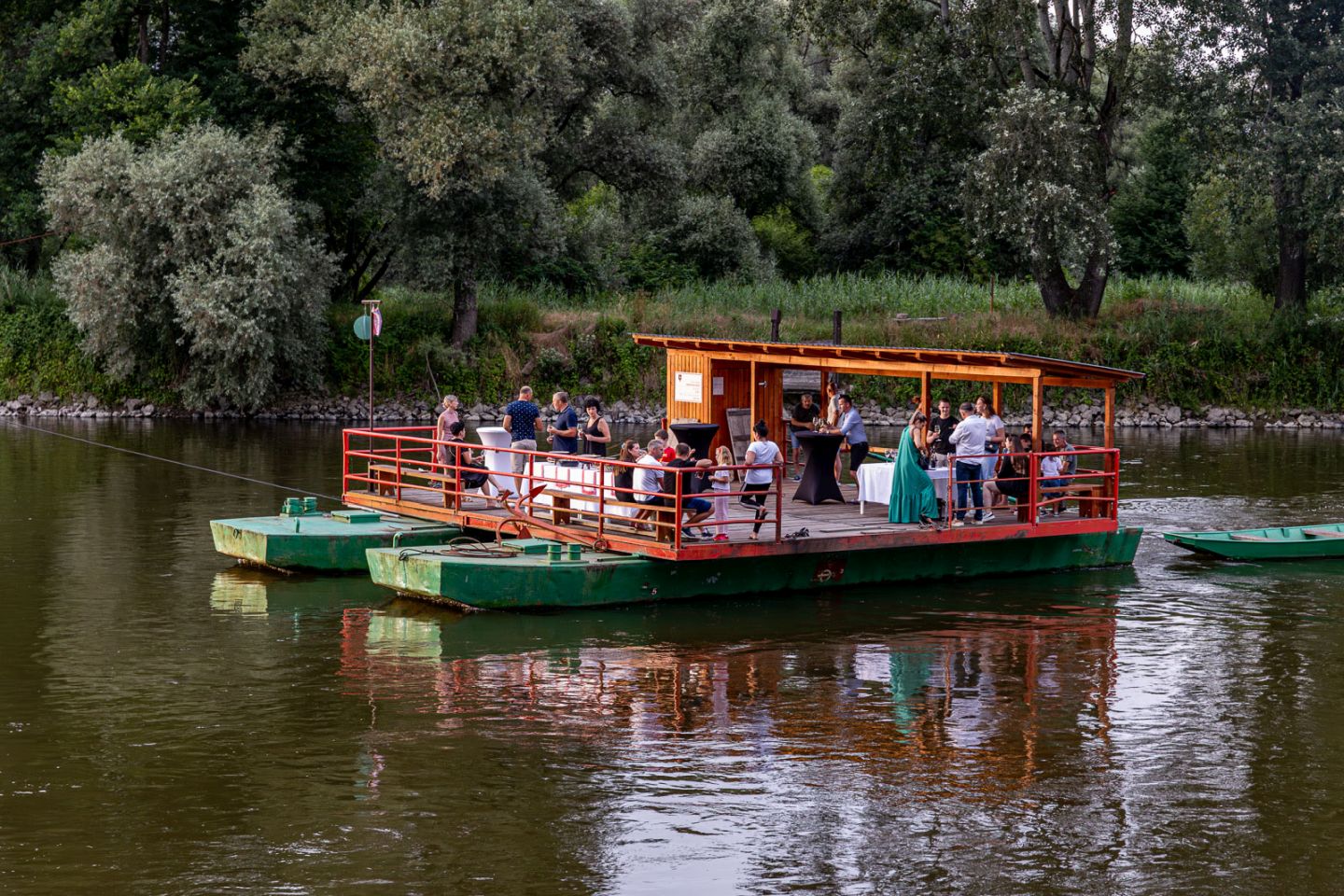 PETAK ZA PAMĆENJE Vino, domaći zalogaji i glazba oživjeli Mlinarsku kuću (13) PETAK ZA PAMĆENJE Vino, domaći zalogaji i glazba oživjeli Mlinarsku kuću (13)
