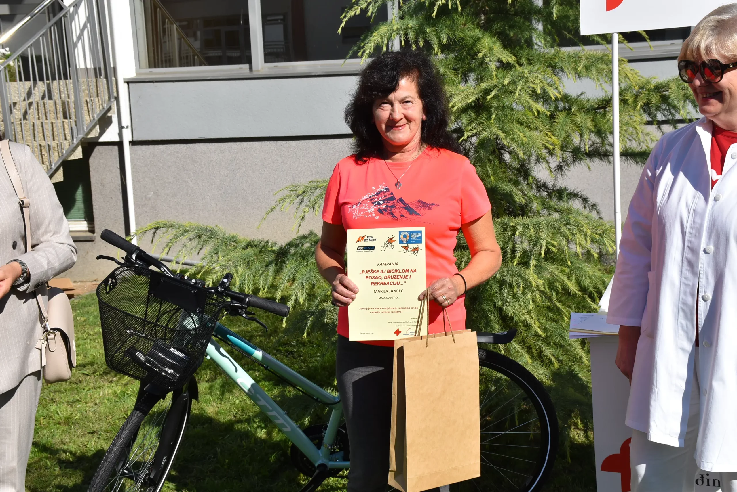 PJEŠKE ILI BICIKLOM NA POSAO, DRUŽENJE I REKREACIJU Preko 90 Međimuraca u 20 je dana prevalilo preko 15.000 kilometara (22) PJEŠKE ILI BICIKLOM NA POSAO, DRUŽENJE I REKREACIJU Preko 90 Međimuraca u 20 je dana prevalilo preko 15.000 kilometara (22)