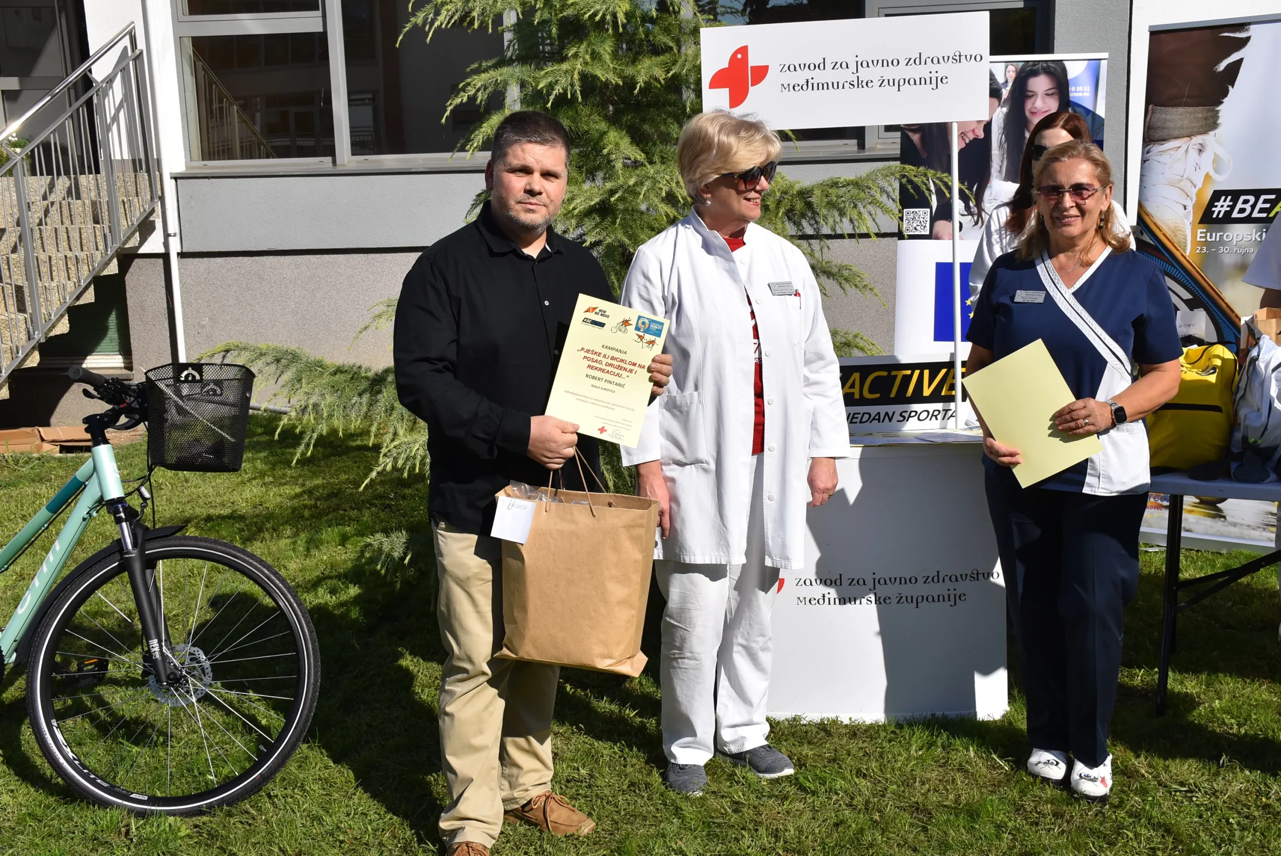 PJEŠKE ILI BICIKLOM NA POSAO, DRUŽENJE I REKREACIJU Preko 90 Međimuraca u 20 je dana prevalilo preko 15.000 kilometara (24) PJEŠKE ILI BICIKLOM NA POSAO, DRUŽENJE I REKREACIJU Preko 90 Međimuraca u 20 je dana prevalilo preko 15.000 kilometara (24)