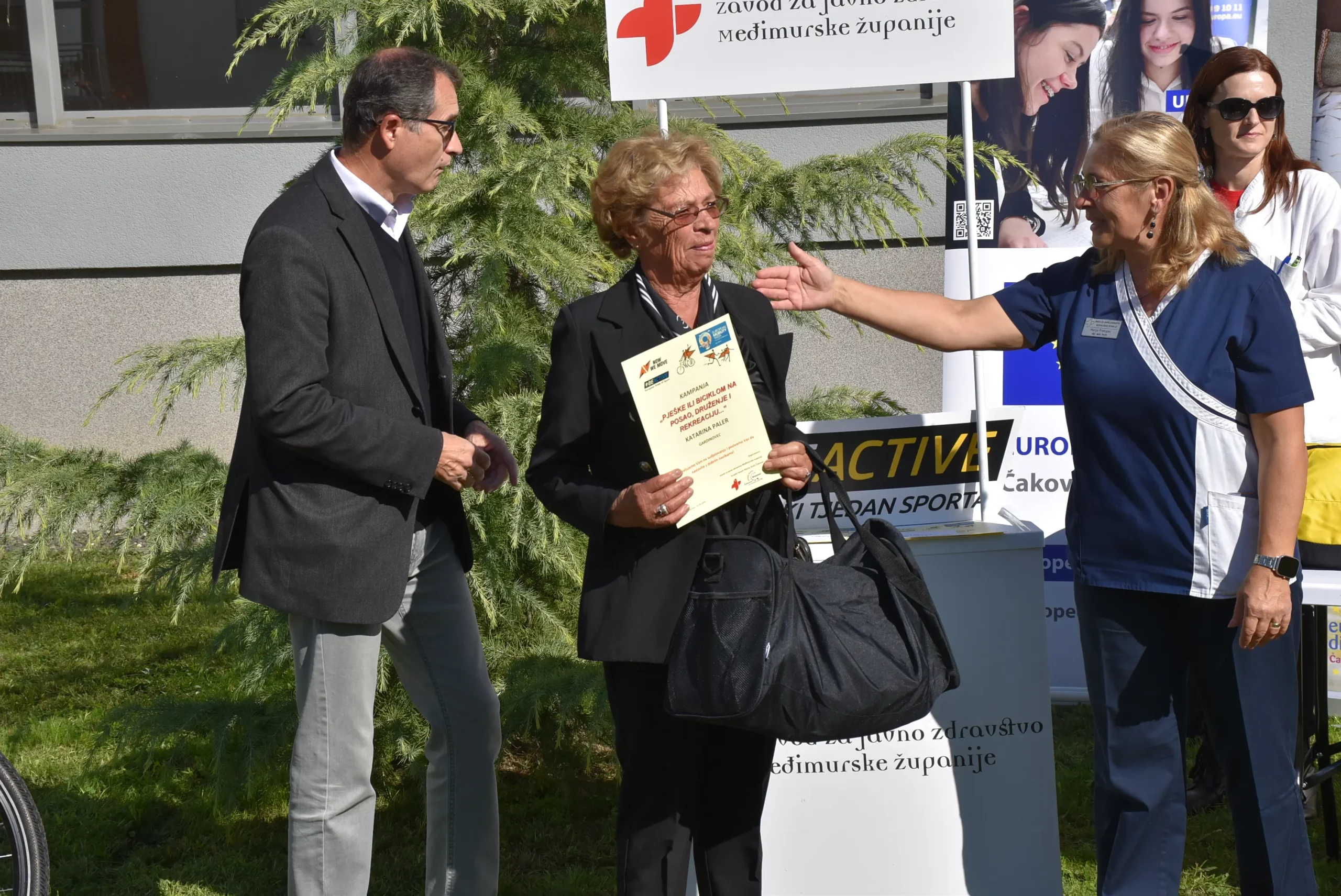 PJEŠKE ILI BICIKLOM NA POSAO, DRUŽENJE I REKREACIJU Preko 90 Međimuraca u 20 je dana prevalilo preko 15.000 kilometara (3) PJEŠKE ILI BICIKLOM NA POSAO, DRUŽENJE I REKREACIJU Preko 90 Međimuraca u 20 je dana prevalilo preko 15.000 kilometara (3)