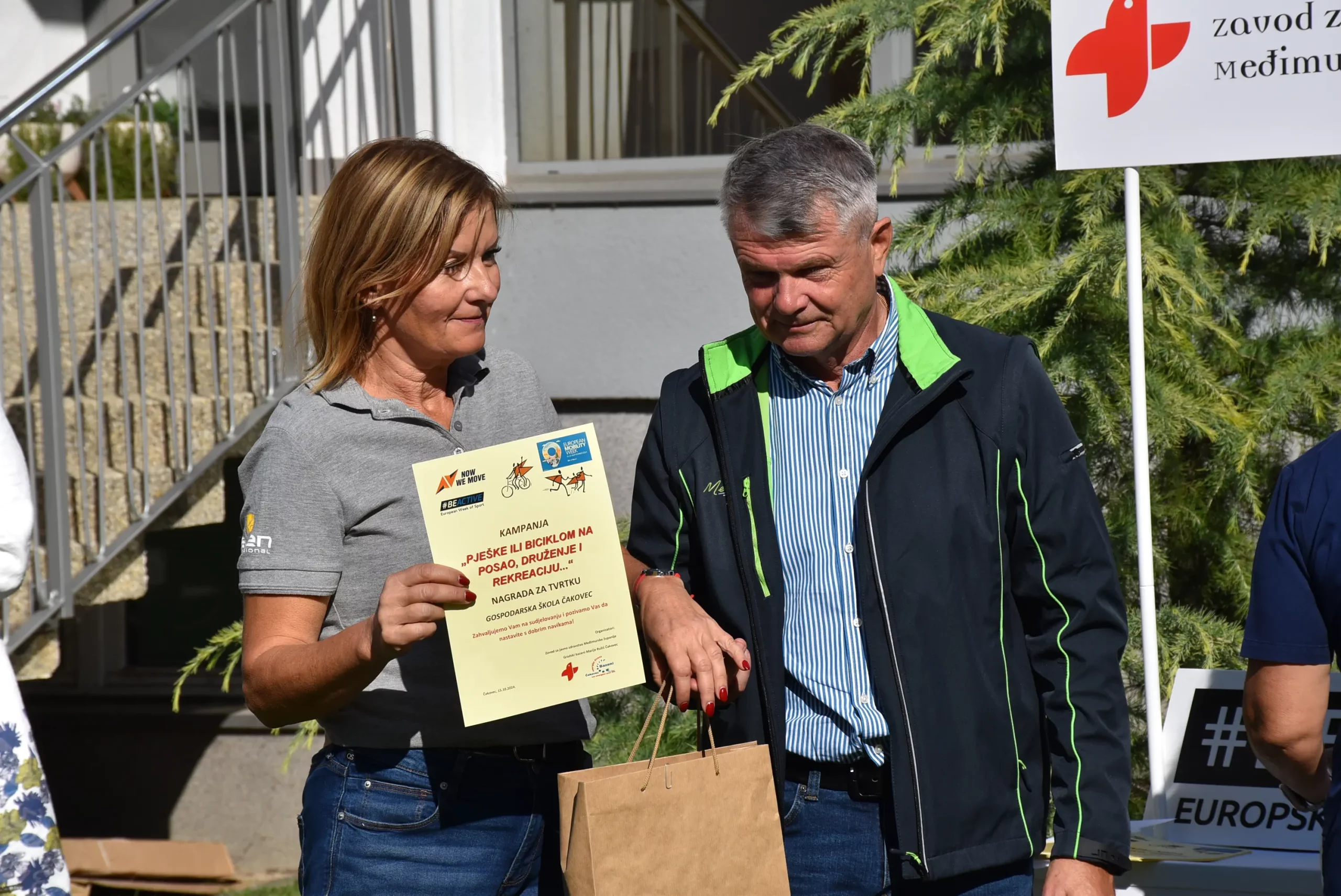 PJEŠKE ILI BICIKLOM NA POSAO, DRUŽENJE I REKREACIJU Preko 90 Međimuraca u 20 je dana prevalilo preko 15.000 kilometara (4) PJEŠKE ILI BICIKLOM NA POSAO, DRUŽENJE I REKREACIJU Preko 90 Međimuraca u 20 je dana prevalilo preko 15.000 kilometara (4)