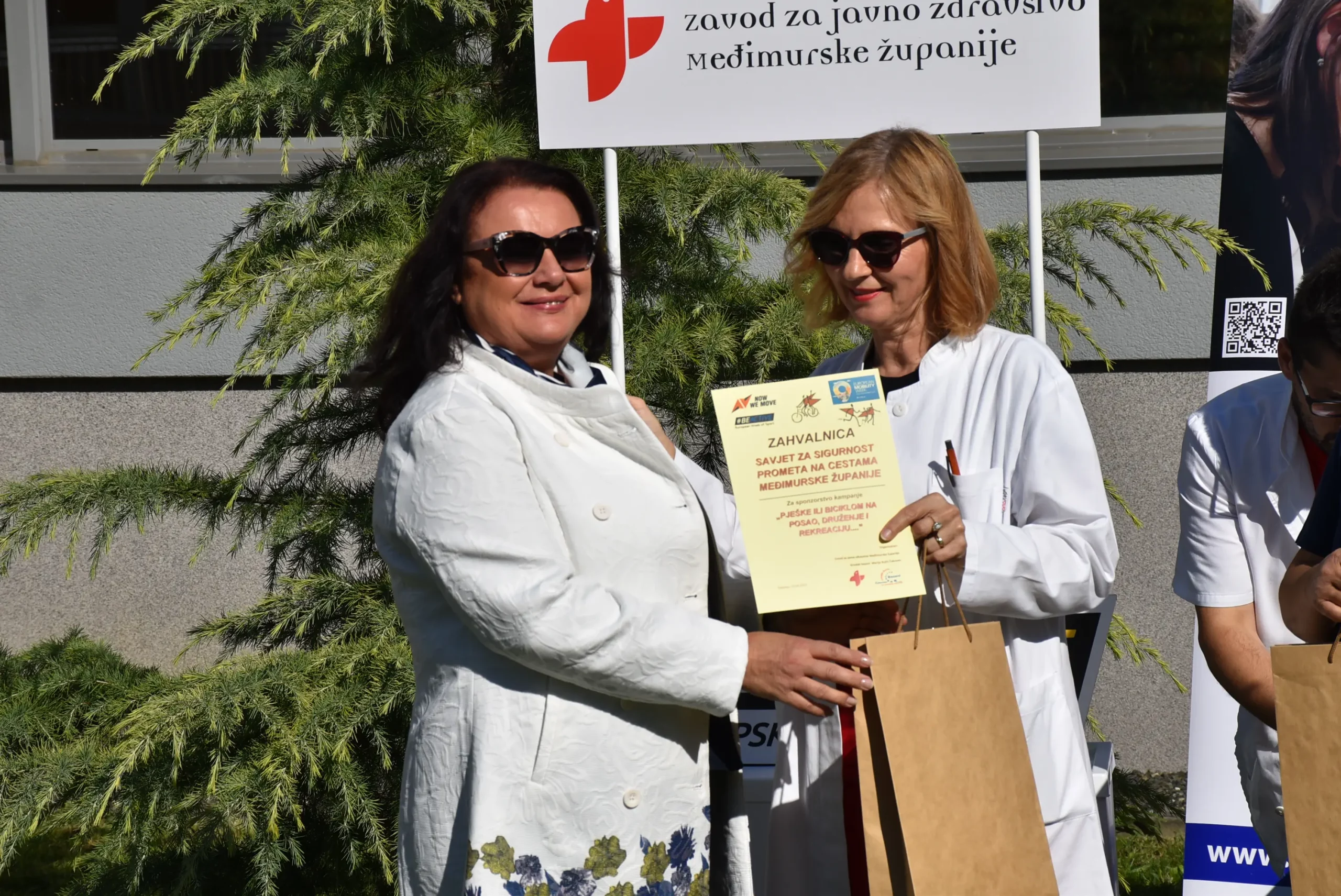 PJEŠKE ILI BICIKLOM NA POSAO, DRUŽENJE I REKREACIJU Preko 90 Međimuraca u 20 je dana prevalilo preko 15.000 kilometara (6) PJEŠKE ILI BICIKLOM NA POSAO, DRUŽENJE I REKREACIJU Preko 90 Međimuraca u 20 je dana prevalilo preko 15.000 kilometara (6)