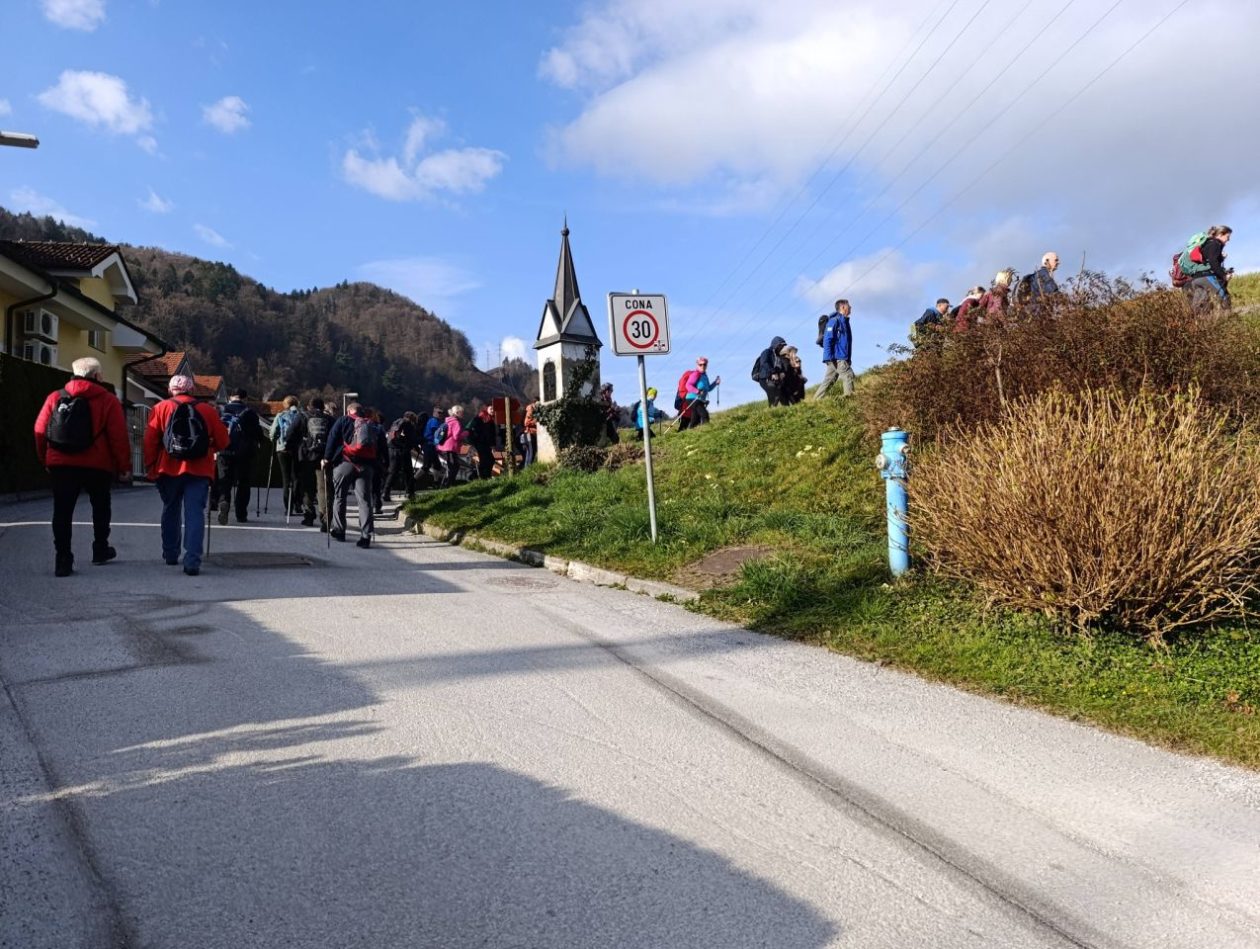 PLANINARSKA AVANTURA Bundeki vlakom do Laškog pa na uspon prema Šmohoru i Maliču (5)