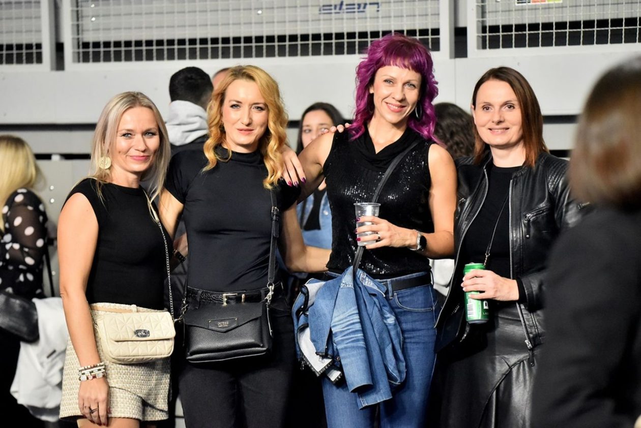 PLAVI ORKESTAR Arena prepuna emocija, nostalgije i dobrih vibracija (11)