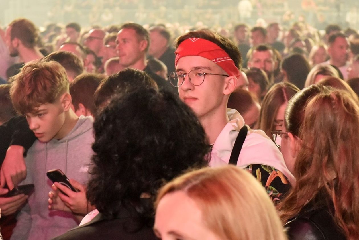 PLAVI ORKESTAR Arena prepuna emocija, nostalgije i dobrih vibracija (18)