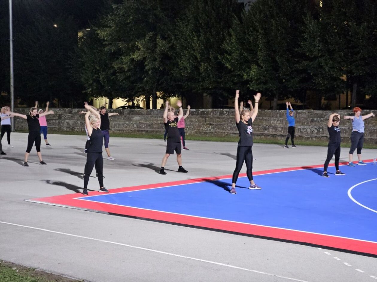 PLESNI RITMOVI Završio projekt „Let’s dance with Sanela“ na Macanu (9)