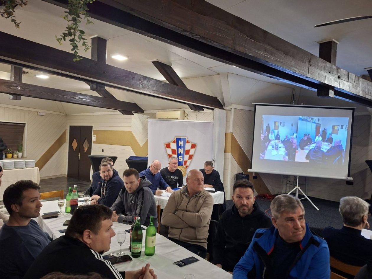 PODTUREN Na skupštini Zbora trenera Međimurskog nogometnog saveza okupilo se 140 trenera (12)