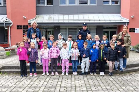 POLICIJSKI DAN Mališani iz vrtića Cipelica posjetili PU međimursku (1)