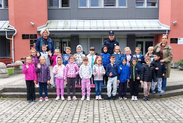 POLICIJSKI DAN Mališani iz vrtića Cipelica posjetili PU međimursku (1)