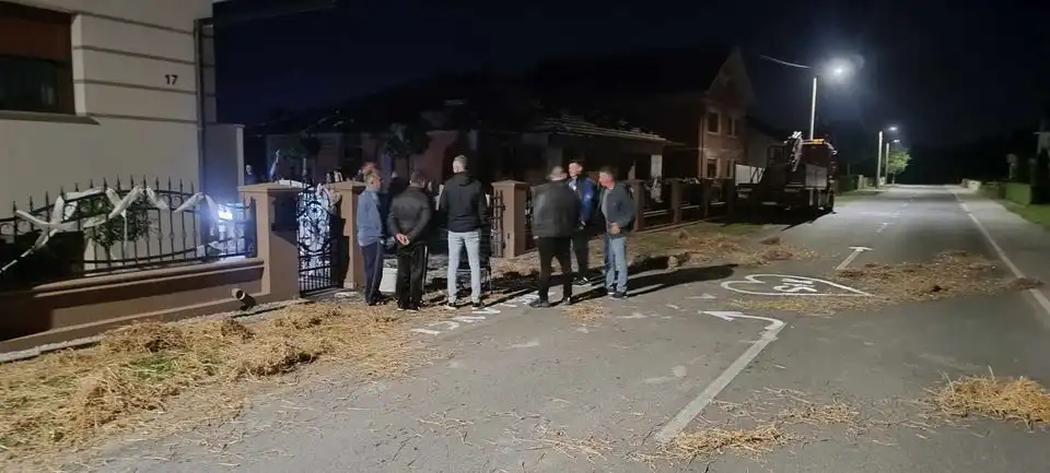 POTEPANJE Karlo Baranašić iz Hodošana i Stella-Vanessa Jerković iz Pribislavca imat će što čistiti (2) POTEPANJE Karlo Baranašić iz Hodošana i Stella-Vanessa Jerković iz Pribislavca imat će što čistiti (2)