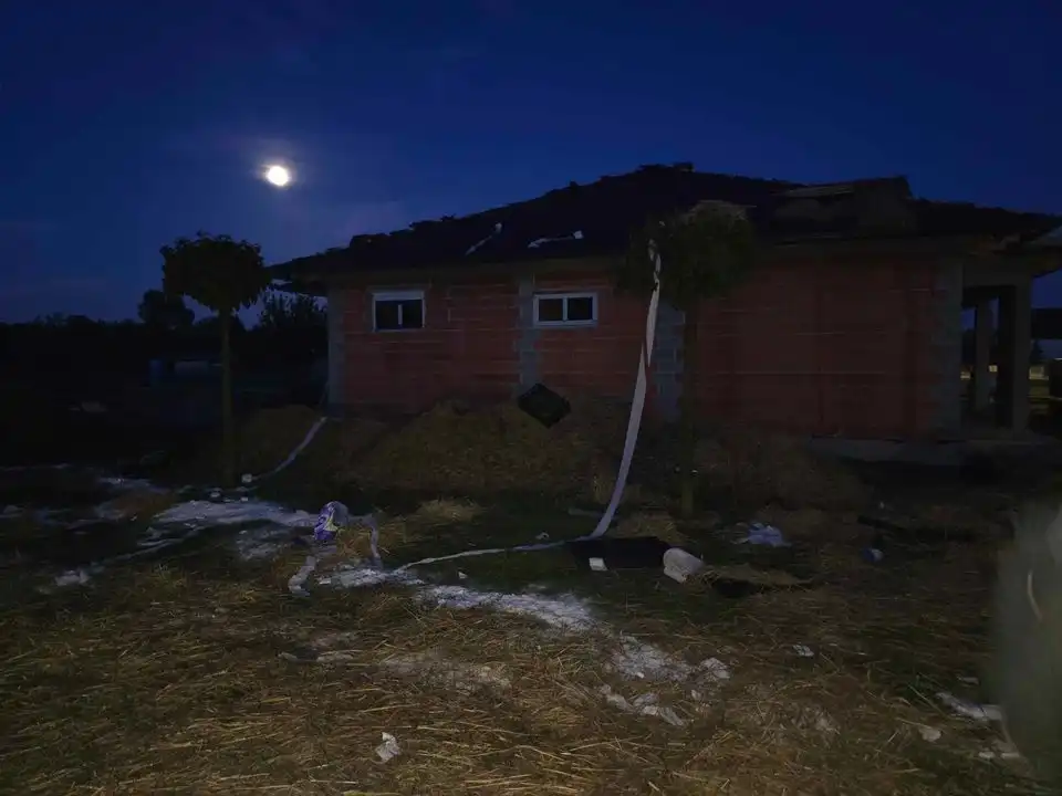 POTEPANJE Karlo Baranašić iz Hodošana i Stella-Vanessa Jerković iz Pribislavca imat će što čistiti (7) POTEPANJE Karlo Baranašić iz Hodošana i Stella-Vanessa Jerković iz Pribislavca imat će što čistiti (7)