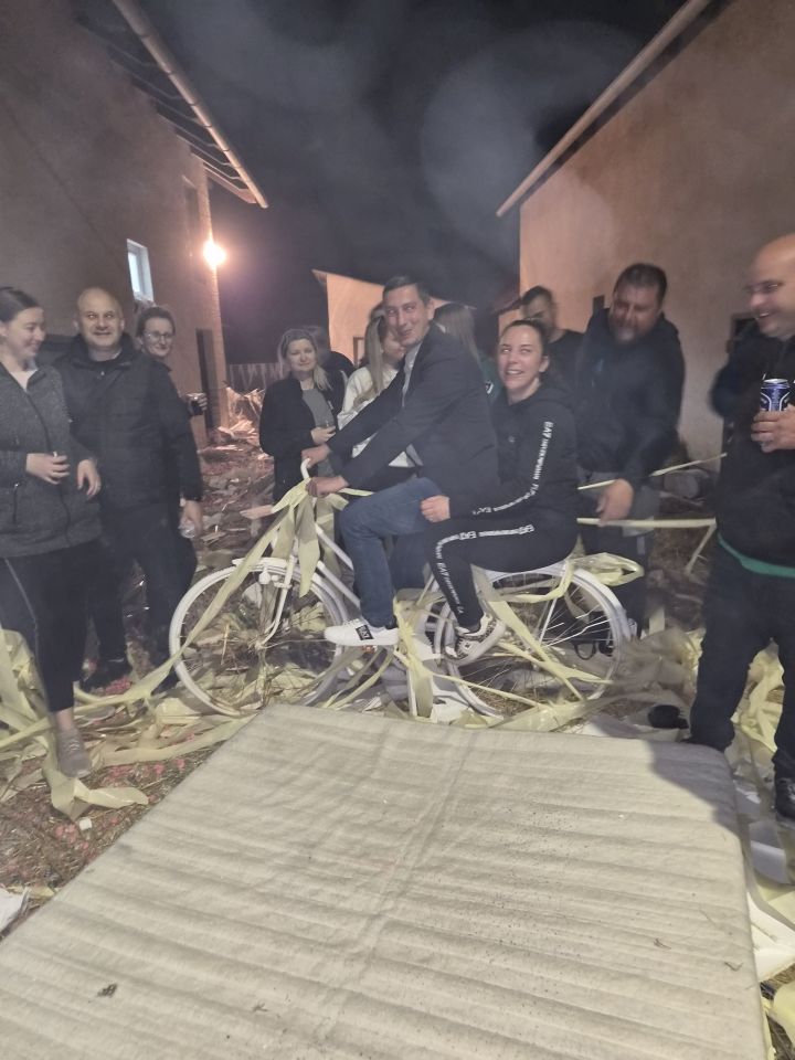 POTEPANJE U PEKLENICI Žene se Patricija Mesarić i Jurica Hertarić (4)